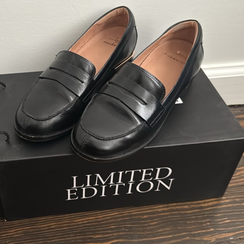 Frankie4 - black leather limited edition Franklin Penny loafer (size 7)